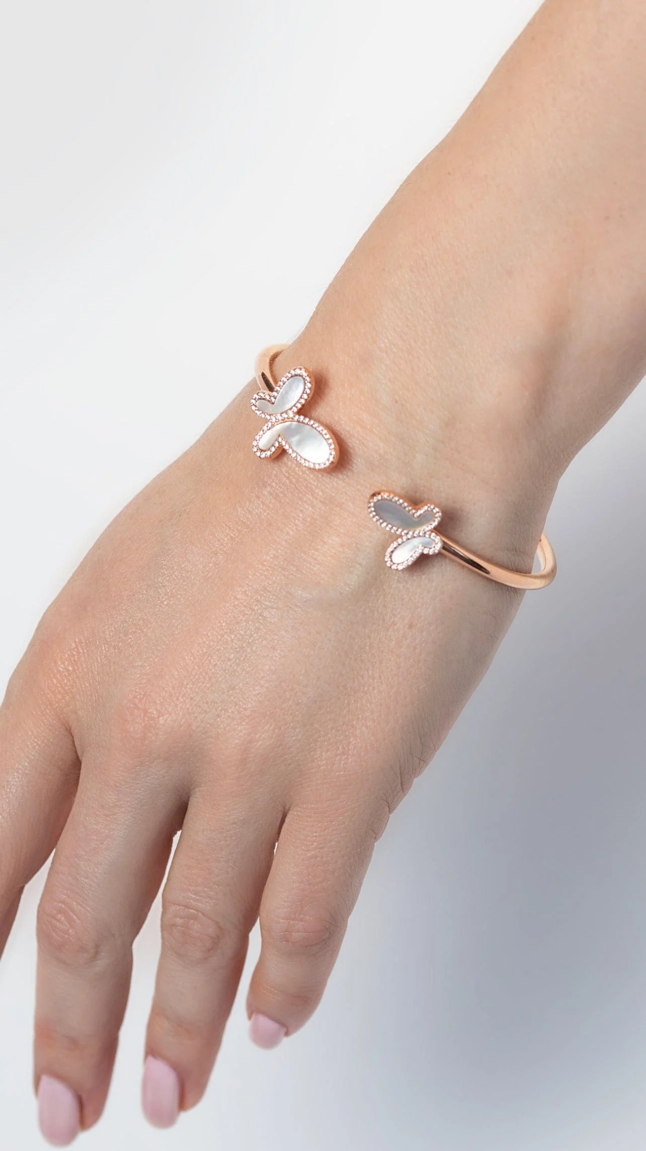 18K Rose Gold & CZ Encrusted Mother Of Pearl Butterfly Women's Bangel Bracelet Jewelry - Image 4