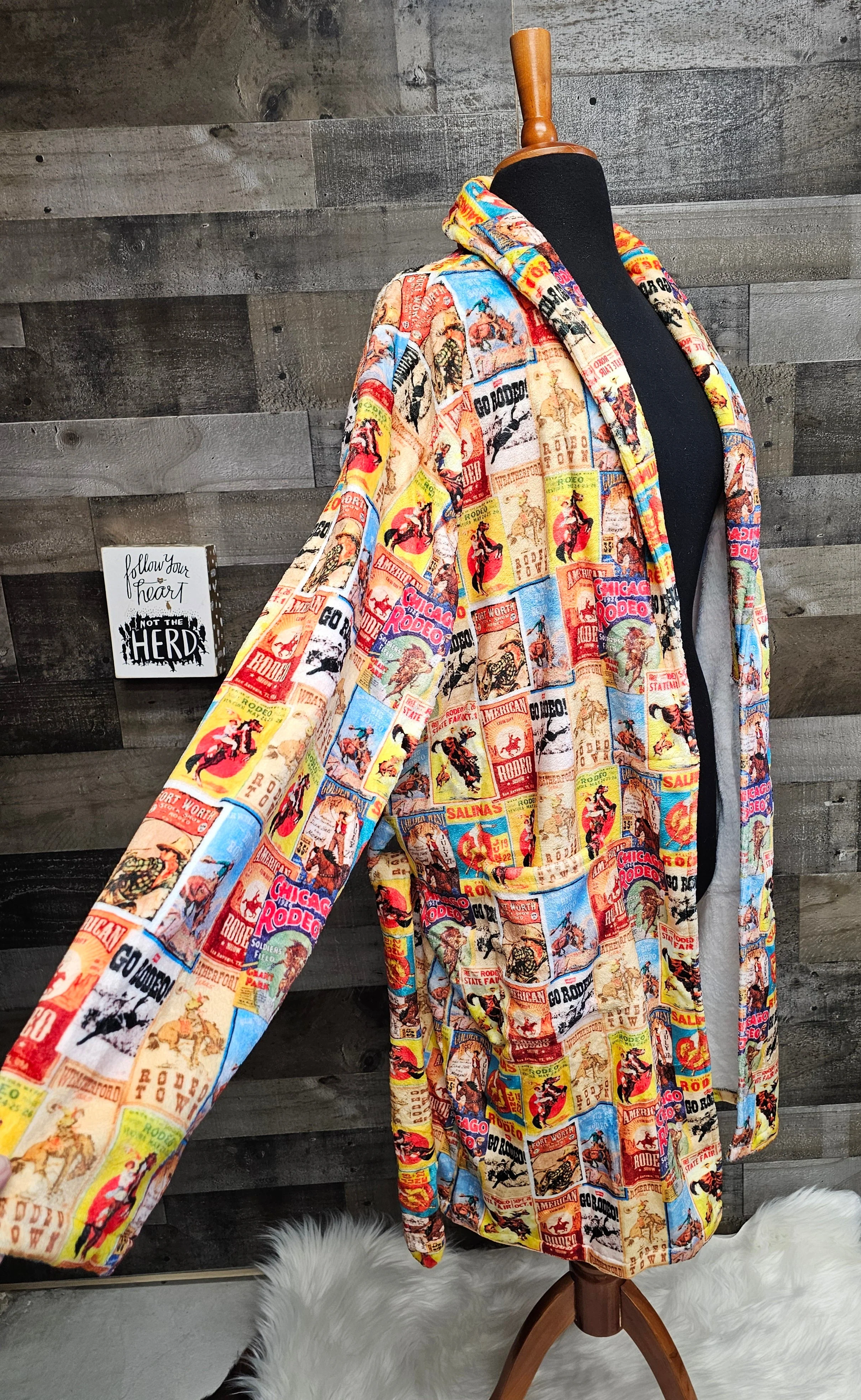 Vintage Rodeo Poster Women's Western Bath Robe - Image 4